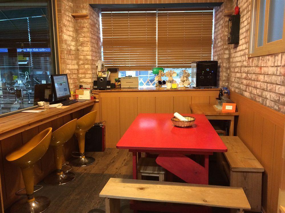 Backpackers In Jeju City Center ภายนอก รูปภาพ