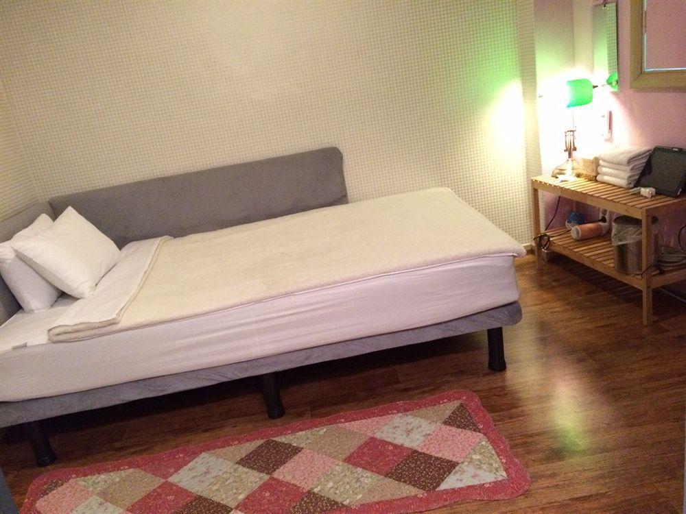 Backpackers In Jeju City Center ภายนอก รูปภาพ