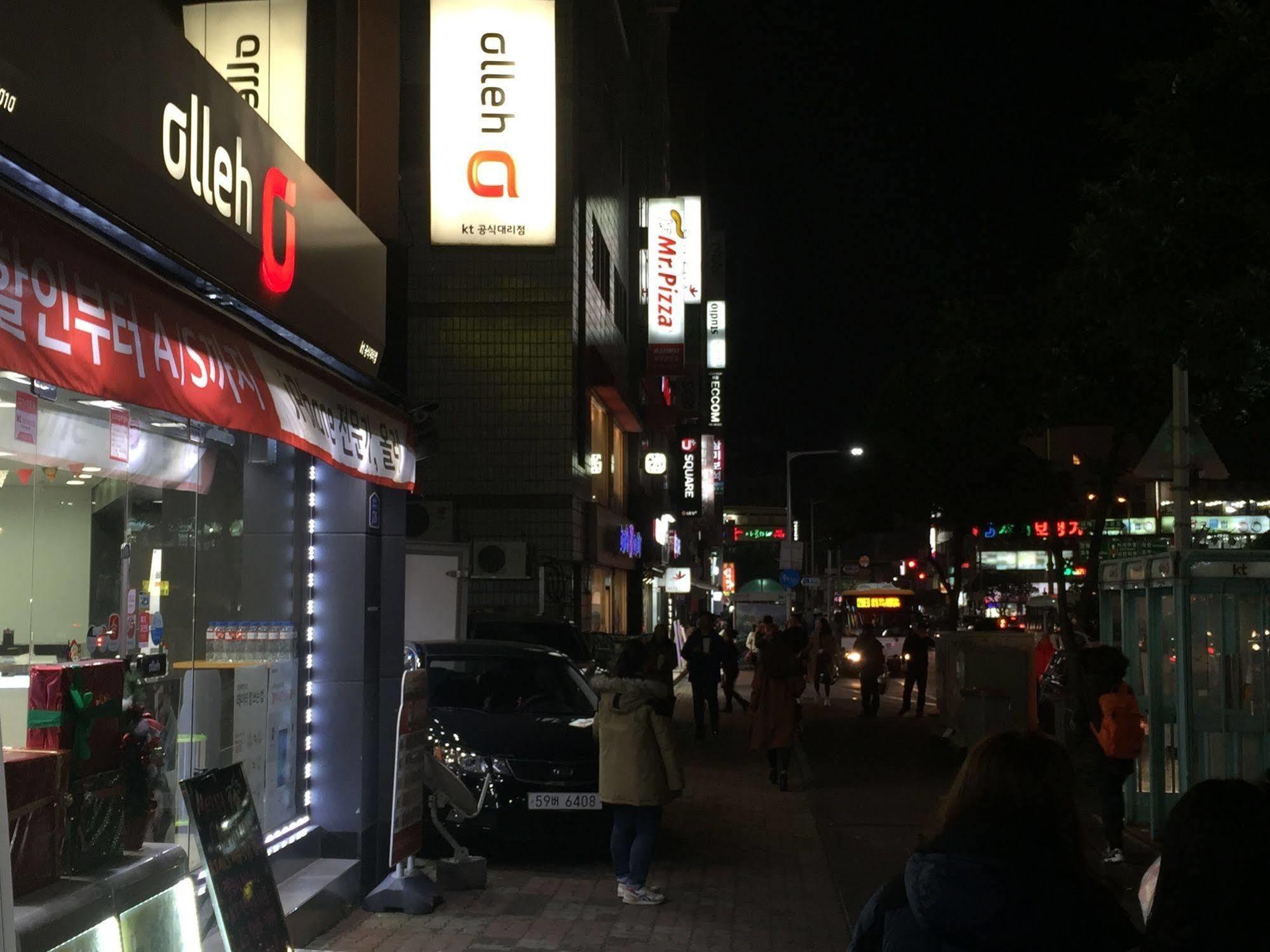 Backpackers In Jeju City Center ภายนอก รูปภาพ