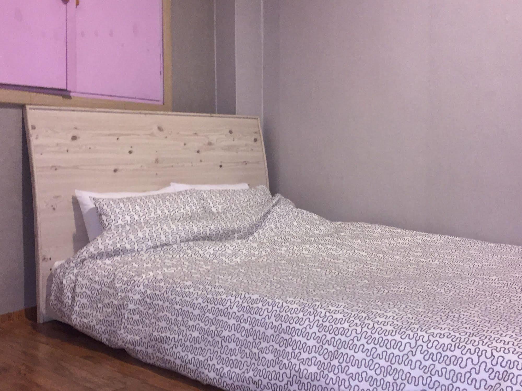 Backpackers In Jeju City Center ภายนอก รูปภาพ