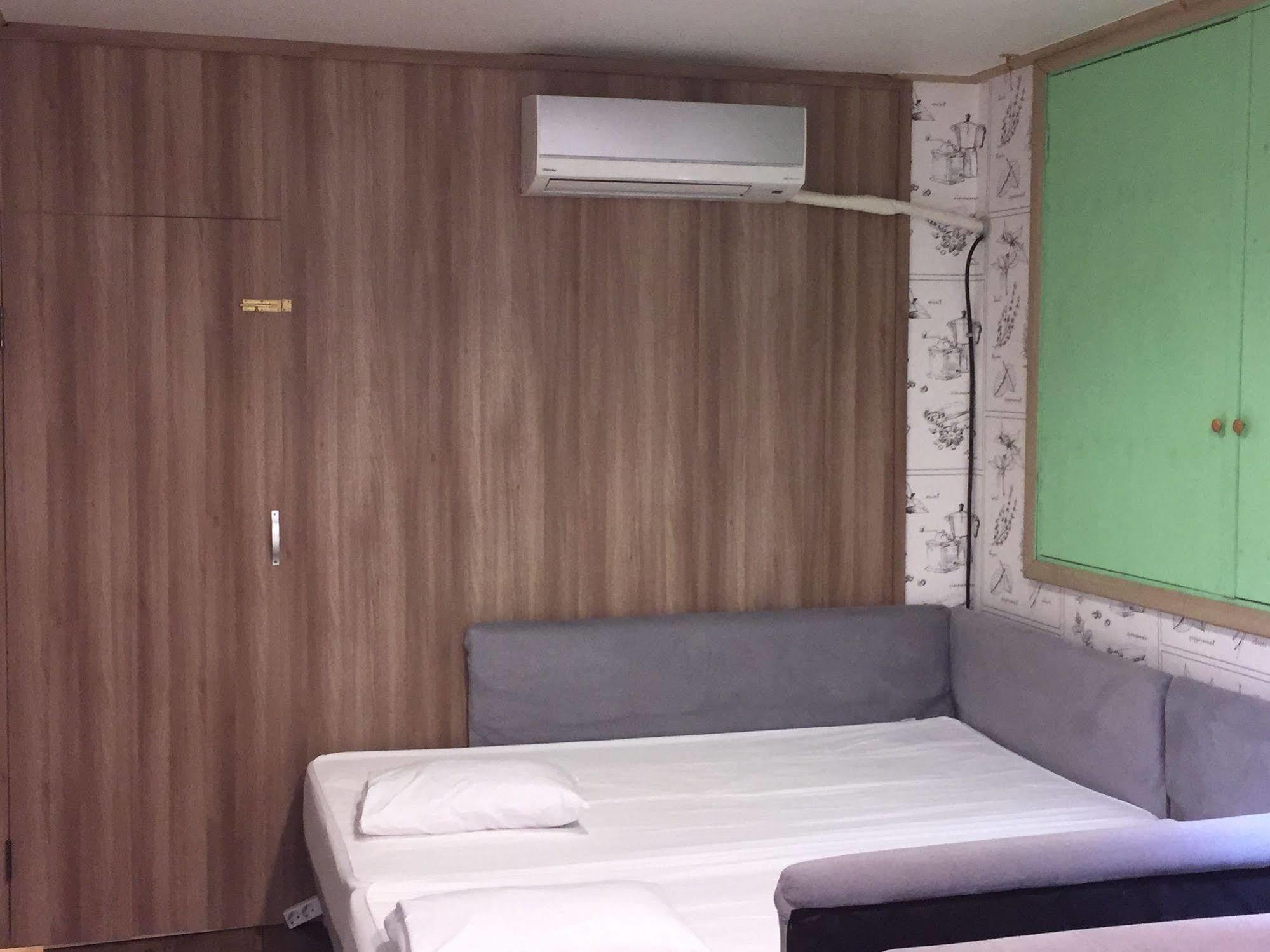 Backpackers In Jeju City Center ภายนอก รูปภาพ
