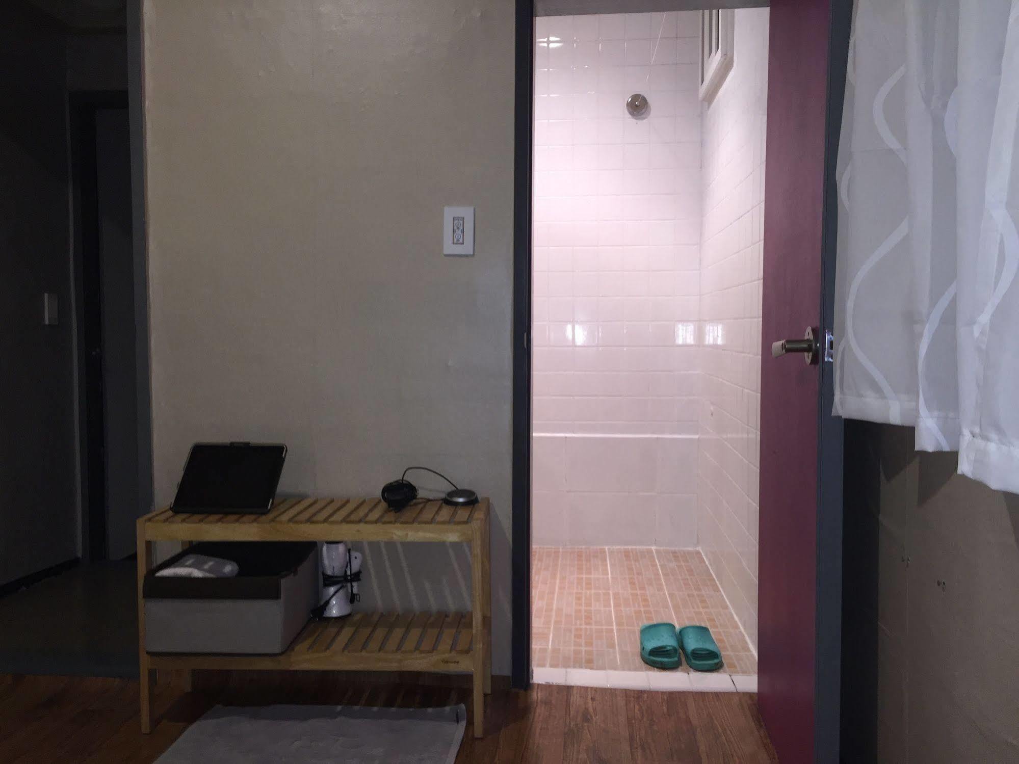 Backpackers In Jeju City Center ภายนอก รูปภาพ